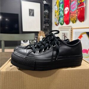 Converse Black Sneakers with Classic Design and Rubber Sole